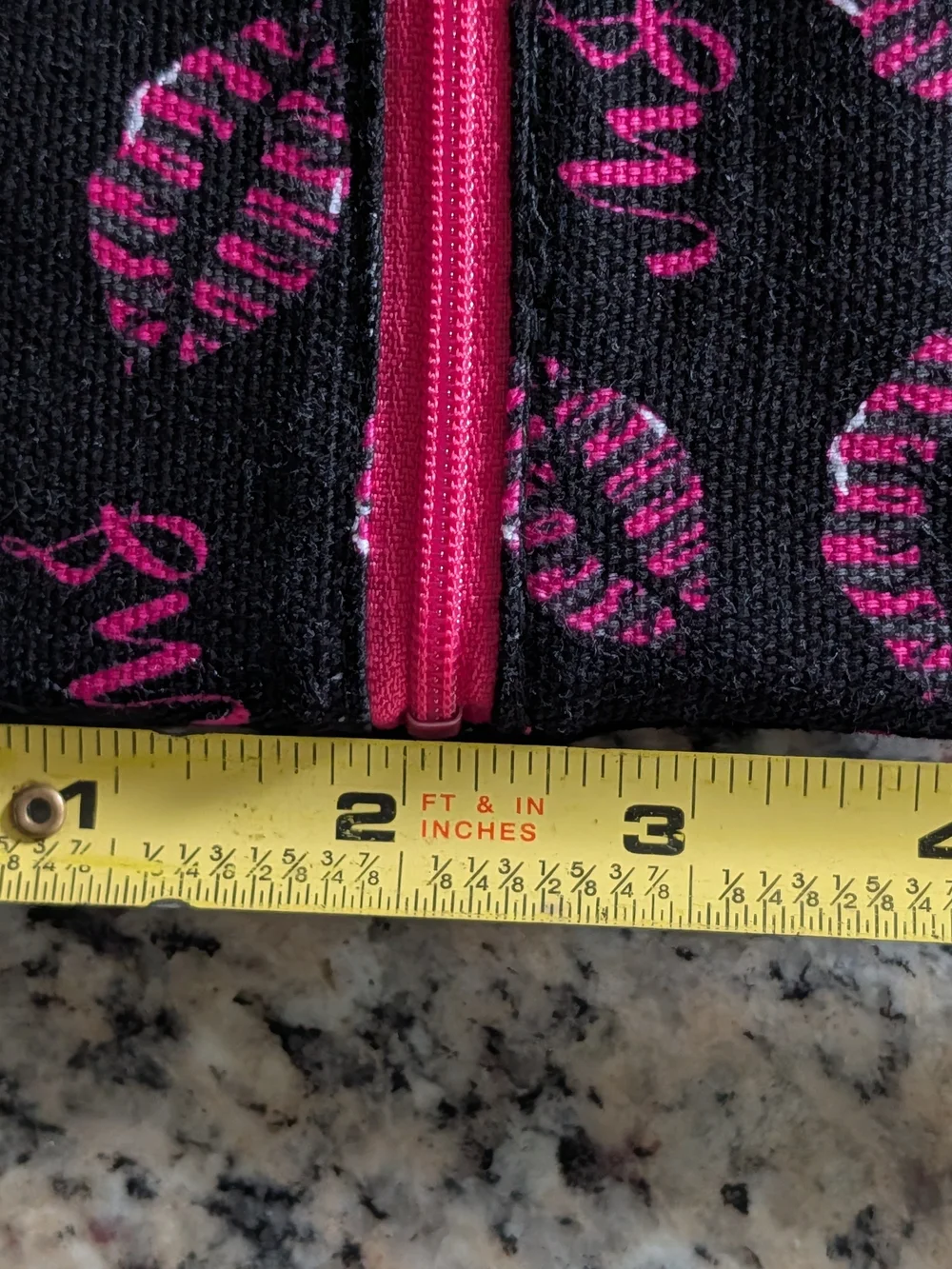 NWT'S Makeup Junkie Bags~Kiss Print Set~Mini & Large Flat Lay